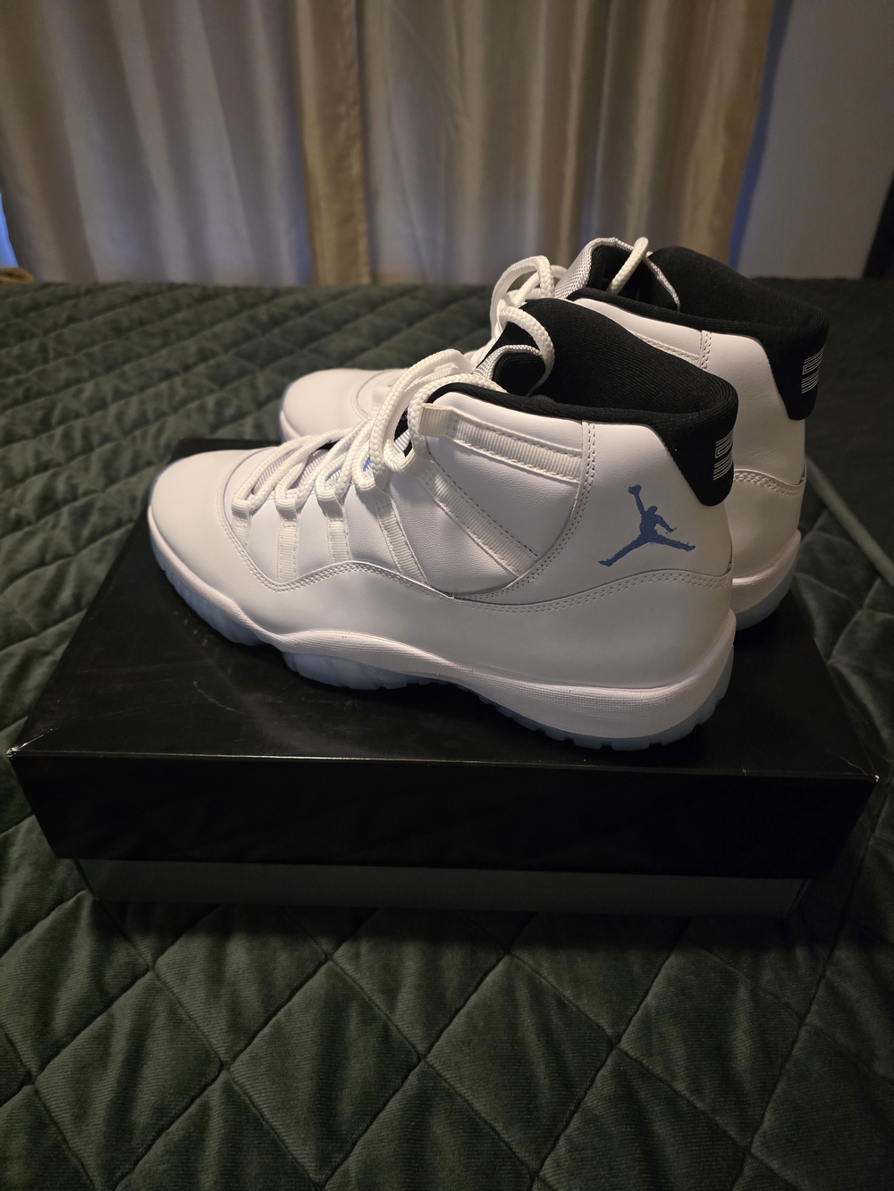 Air Jordan 11 Retro "Legend Blue"/Columbia 2024 Size 12.5
